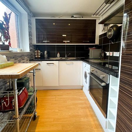 Kelvingrove 2 Bedroom Apartment - Private Parking Glasgow Luaran gambar