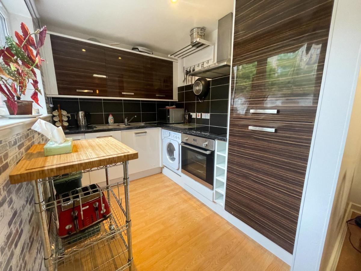 Kelvingrove 2 Bedroom Apartment - Private Parking Glasgow Luaran gambar