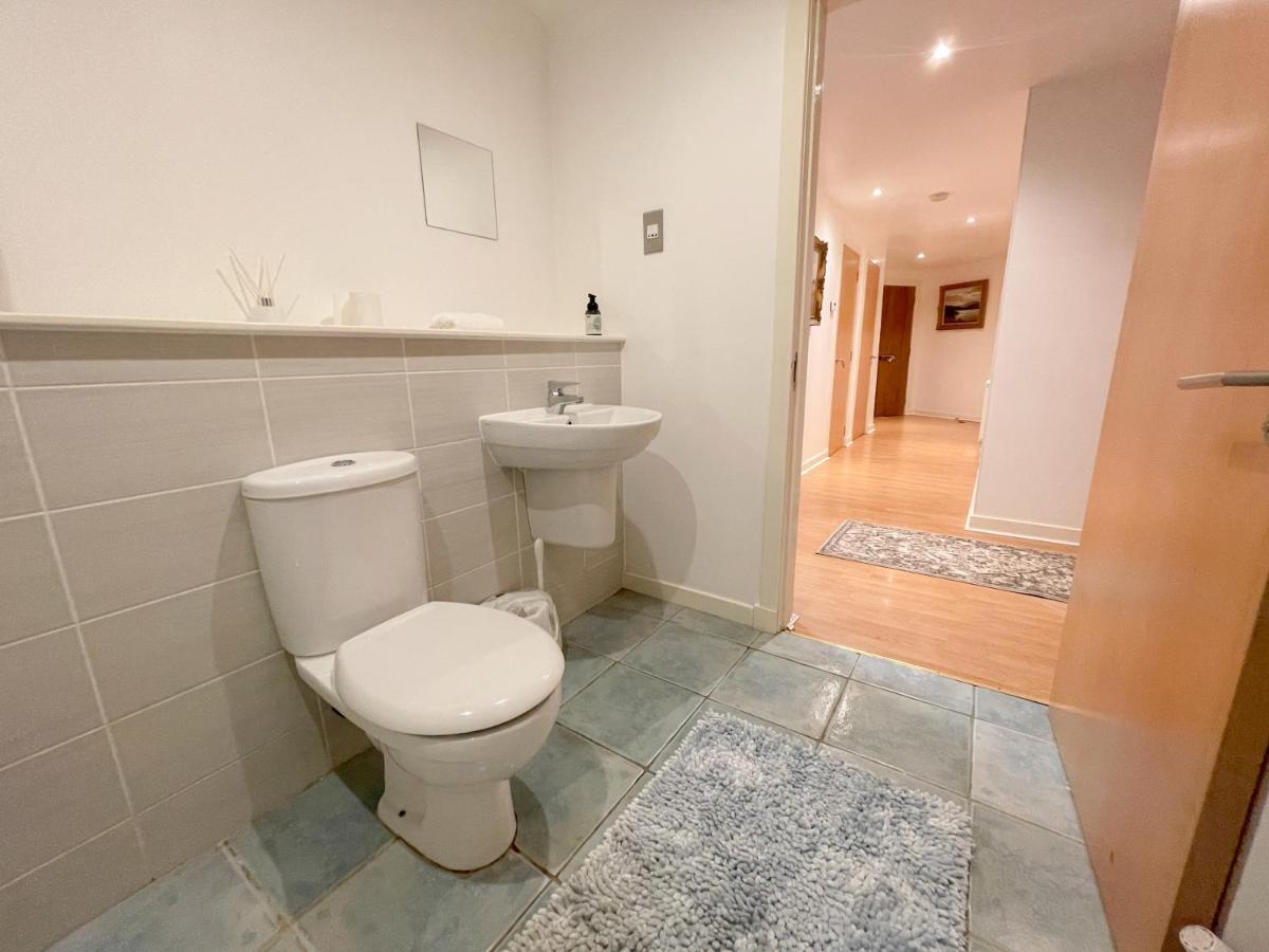 Kelvingrove 2 Bedroom Apartment - Private Parking Glasgow Luaran gambar