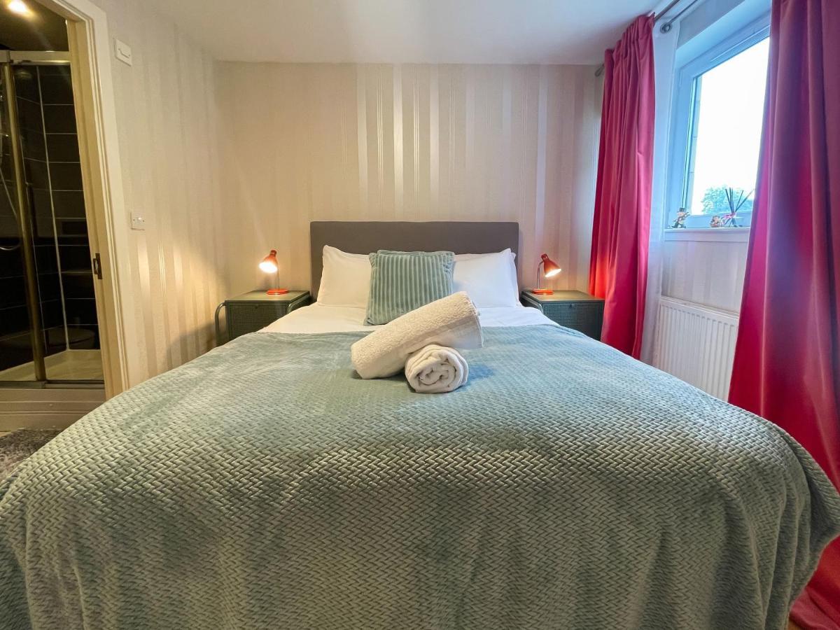 Kelvingrove 2 Bedroom Apartment - Private Parking Glasgow Luaran gambar