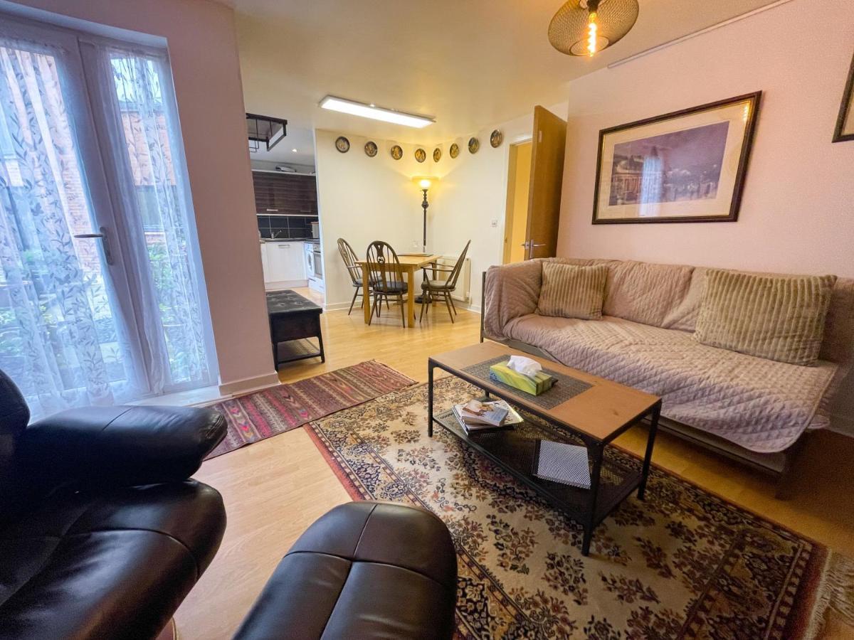 Kelvingrove 2 Bedroom Apartment - Private Parking Glasgow Luaran gambar