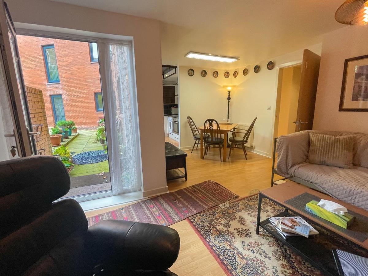 Kelvingrove 2 Bedroom Apartment - Private Parking Glasgow Luaran gambar